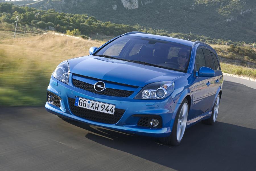  Opel Vectra Station Wagon OPC 2005 года  (фото 15 из 19)